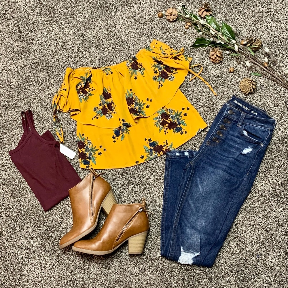 Womans Off The Shoulder Mustard Yellow Floral Boho One Clothing Blouse Size XS